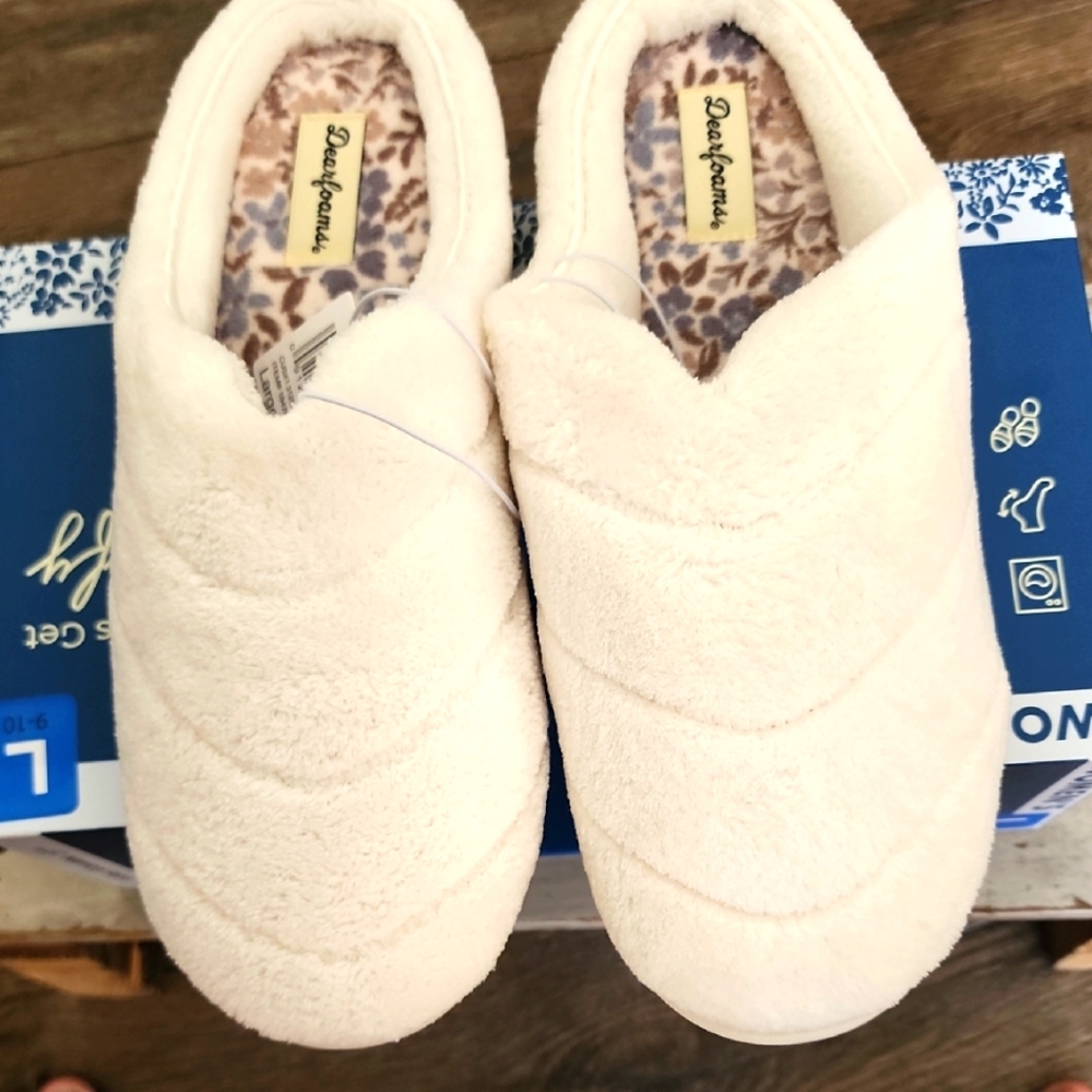 DEARFOAMS WOMAN'S  SLIPPERS